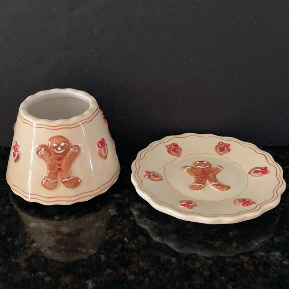 Valerie Parr Hill Gingerbread Man & Hearts Plate & Shade Topper/Holiday/NEW!
